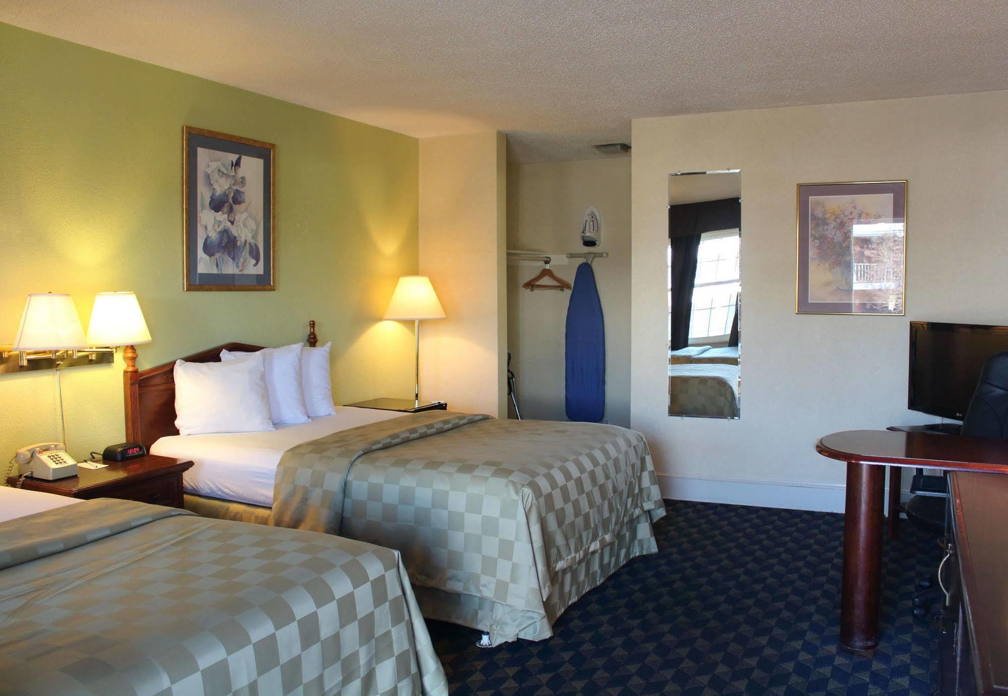 Governor House Inn Arlington/Falls Church Esterno foto