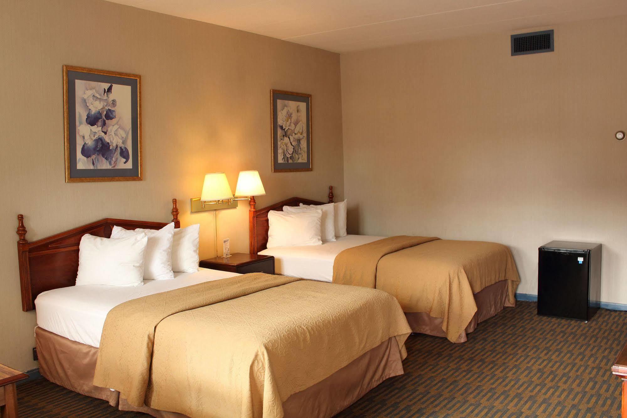 Governor House Inn Arlington/Falls Church Esterno foto