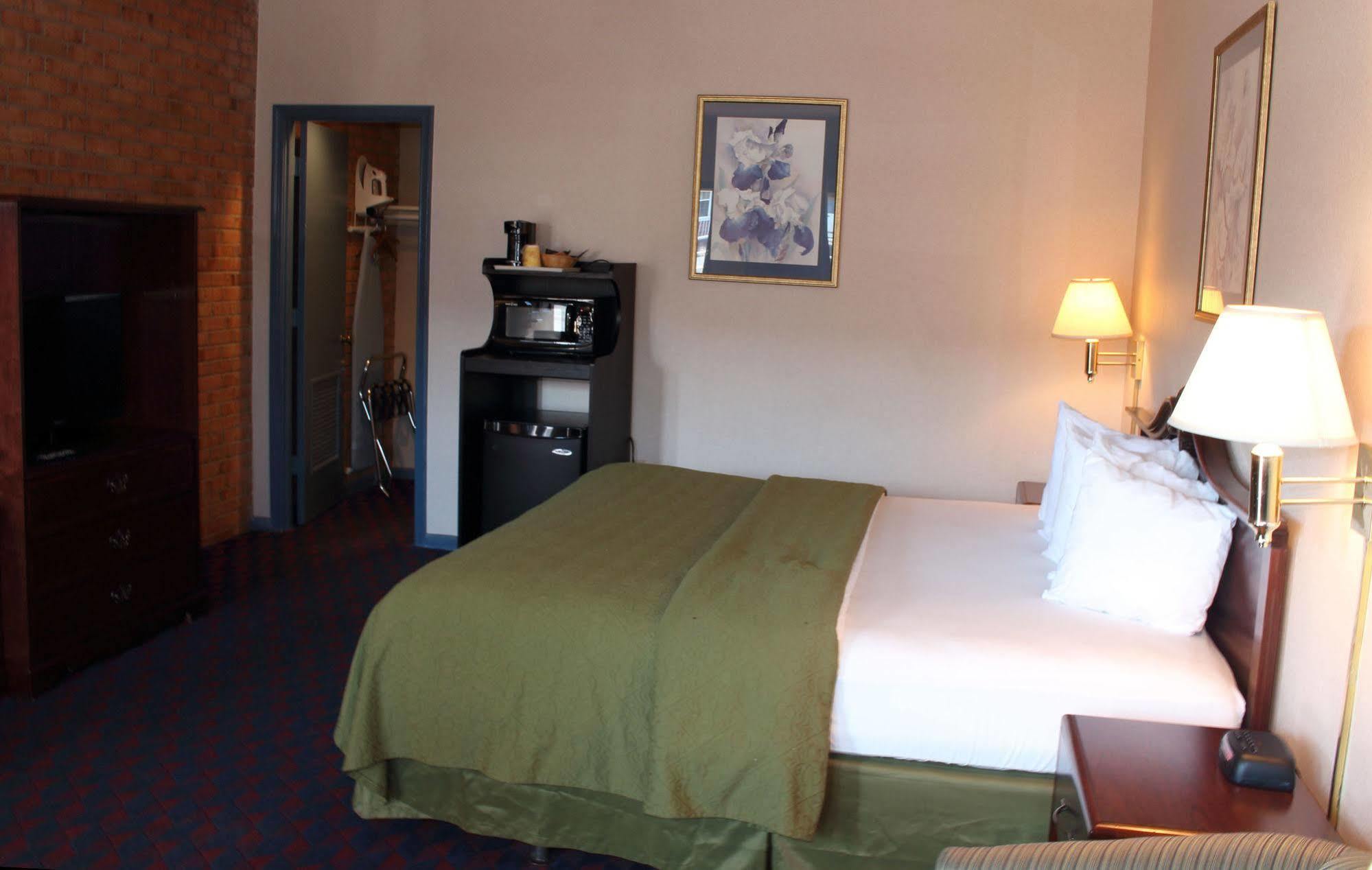 Governor House Inn Arlington/Falls Church Esterno foto