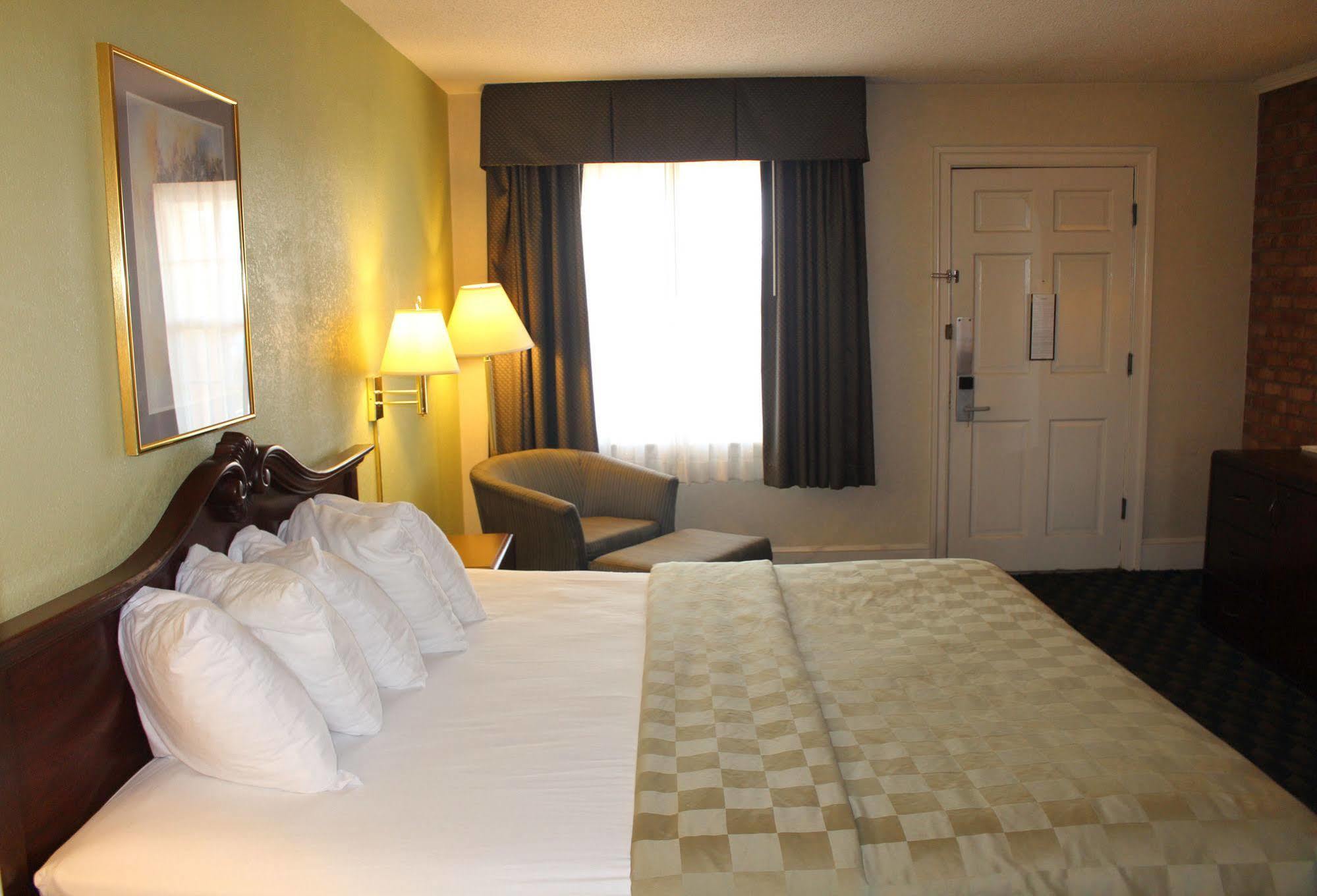 Governor House Inn Arlington/Falls Church Esterno foto
